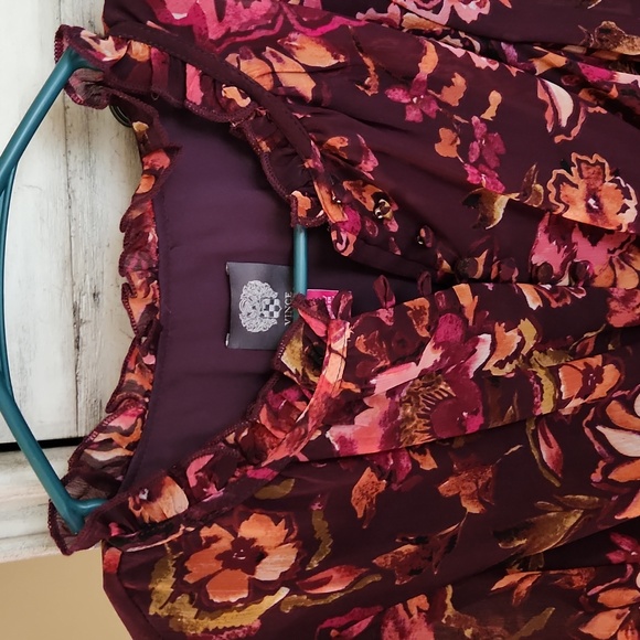 Vince Camuto - Picture 4 of 4